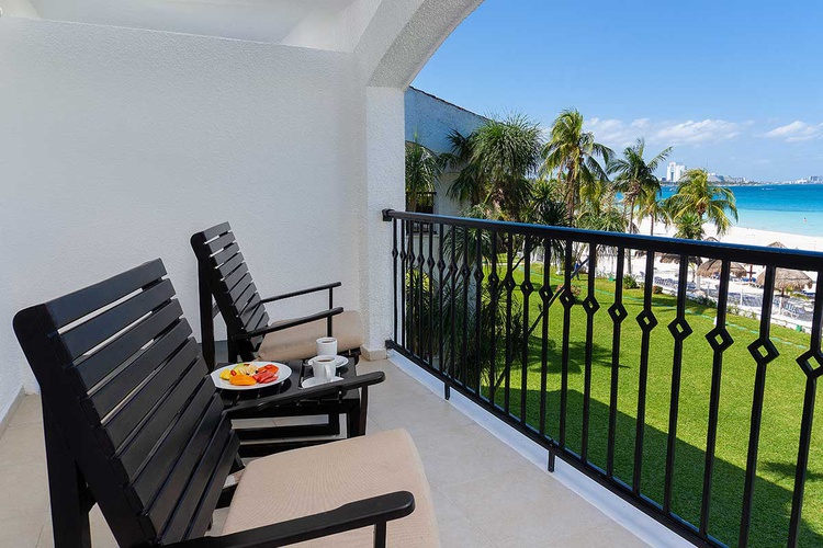Terraza Beachscape Kin Ha Villas & Suites Cancún